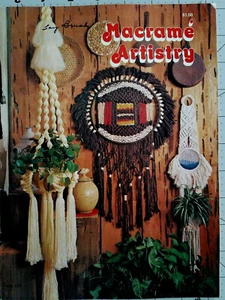 Leisure Time 111 MACRAME ARTISTRY 4pg booklet 15 designs 1977 Shelves Belt +  - Picture 1 of 12