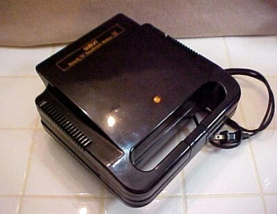 Vintage Black Salton 'N' Sandwich Maker SA-4 Non-Stick Works Great - Image 1 of 4