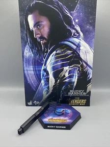 Solo soporte Hot Toys Bucky Barnes Infinity War MMS509 - Imagen 1 de 3