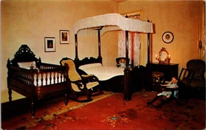 St. Francisville, LA Atton Villa Children's Bedroom Postcard Chrome - Picture 1 of 2