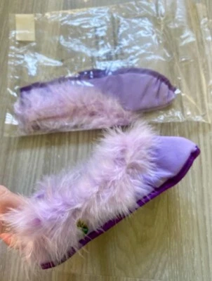 Feather Adjustable Slipper/Shoe Cover Dance/angel/fairy/show Fancy Dress. Sz 3-6 - Image 1 of 3