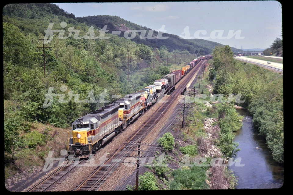 Diapositiva F Original - Erie Lackawanna EL 801 SD-45 Acción con Carga en Arden NY 75 Foto 1 de 1