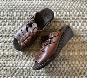 SAS Tango sandali slip-on in pelle marrone con zeppa scarpe comode 8 WW extra larghi - Foto 1 di 7