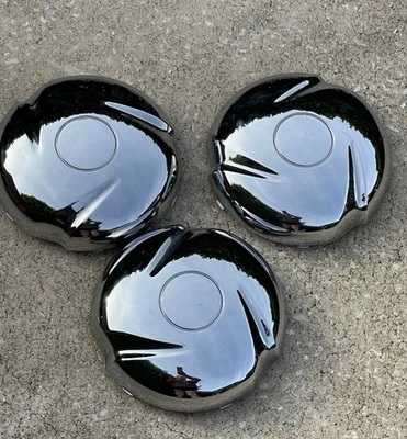 Juego de 3 tapacubos centrales cromados Toyota Sequoia 2001-2007 y Tundra 2000-06 ver fotos Foto 1 de 4