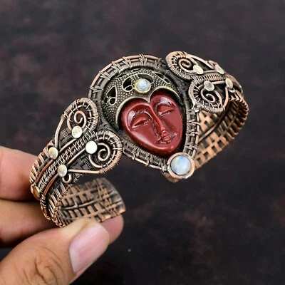 Venta del Día de la Mujer Cara Tallada Roja Cobre Regalo Alambre Envuelto Ajustable Cuff Foto 1 de 4