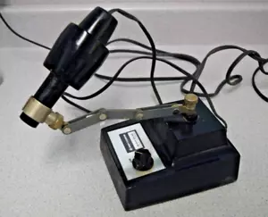 BAUSCH & LOMB CAT NO 31-35-30 MICROSCOPE LIGHT ILLUMINATOR FOR PARTS REPAIR - Picture 1 of 3