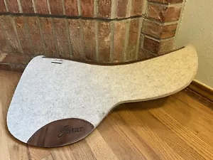 5 Star Endurance/Trail Round Pad 28"L x 32"D - Natural 3/4” - Picture 1 of 9