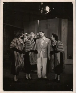 Perry Como Fontaine Sisters In Chesterfield Supper Club NBC Photo 7 1/8 x 9 - Picture 1 of 2