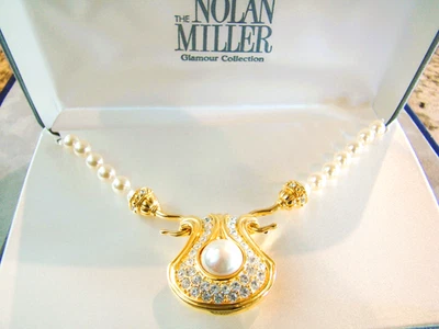 Colgante Portofino Nolan Miller Glamour Collection perlas de imitación con cadena desmontable Foto 1 de 4