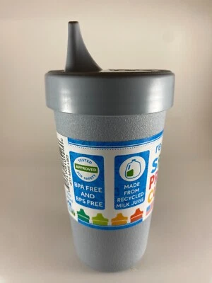 2 New Re-Play Spill Proof Child's Cups, made from recycled milk jugs Foto 1 de 3