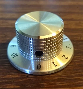1 GROS BOUTON ALU POTENTIOMÈTRE ROTATIF GRADUE VOLUME POUR HI-FI , RADIO alu - Afbeelding 1 van 3