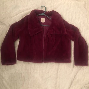 CANDIE'S Junior's Or Women Faux Fur Red Burgundy Crop Coat Jacket size Med - Picture 1 of 12