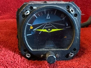 AIM FLIGHT DIRECTOR HORIZON INDICADOR ADI P/N 300-9 CORE - Imagen 1 de 6