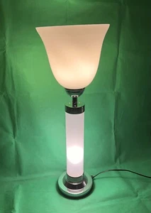 Stehlampe im Bauhausstil - Bild 1 von 8