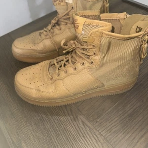 Größe 9 – Nike SF Air Force 1 Mid Mushroom Damen - Bild 1 von 8