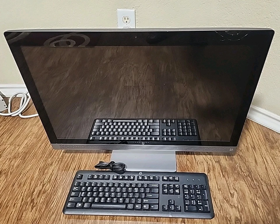 HP Pavillion Todo en 1,27-a210/I7 7ª Generación/12 Gb RAM/1 TB HDD/Win 10/Pantalla táctil  Foto 1 de 4