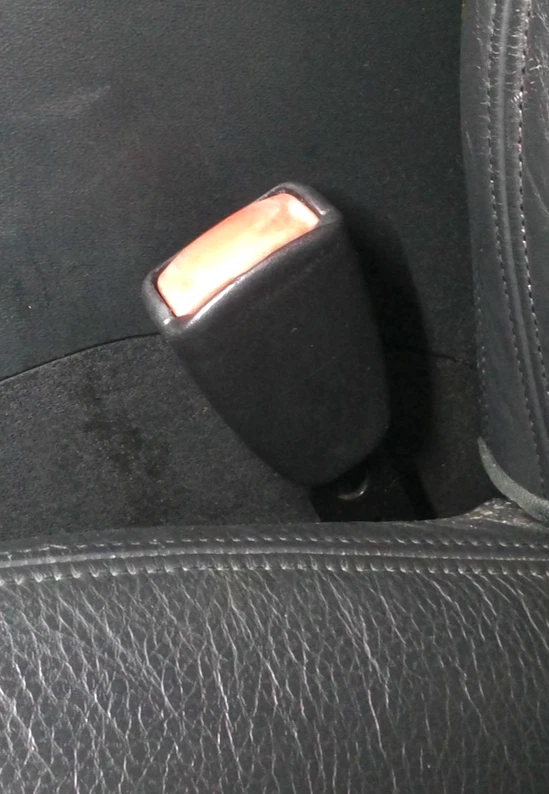 10 11 12 13 VOLVO SERIE S60 Cinturón de seguridad delantero izquierdo hebilla del conductor negro Foto 1 de 1