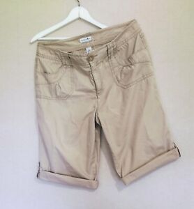 CARIBBEAN JOE Shorts Womens  Size 16  Beige Rolled Cuff Pockets Hiking  Bermuda