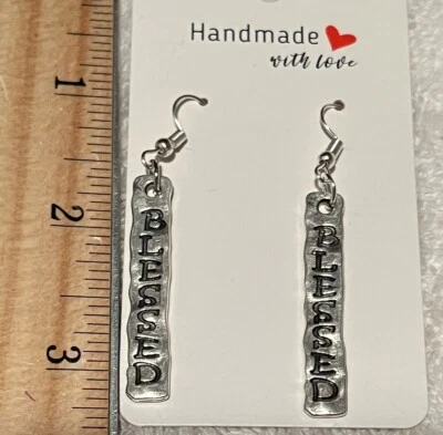 Pendientes de Dije "Benditos" Tono Plateado Martillado con Pendientes Plateados NUEVO Foto 1 de 3