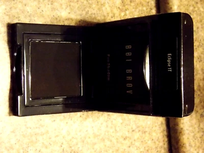 Sombra de ojos Bobbi Brown - Eclipse 1T - 0,08 oz / 2,5 g tamaño completo nueva en caja Foto 1 de 4