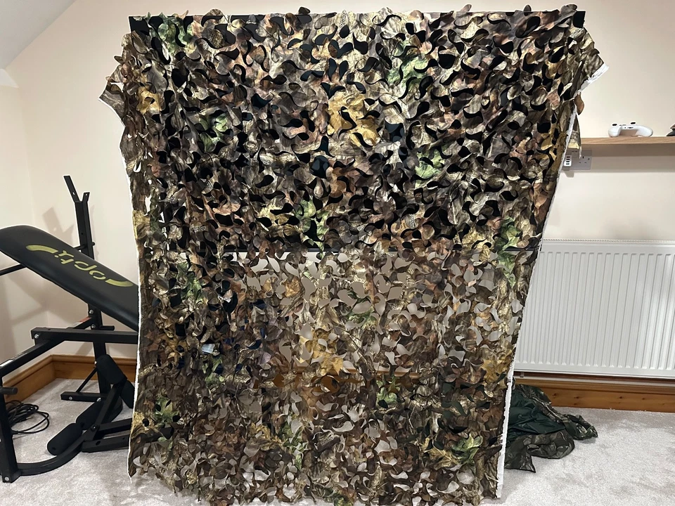 Real tree design camo net - approx 1.5m x 1.5m - Image 1 of 1