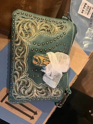 Bolso sin asas/bross azul Montana West bordado recortado con desplazamiento colección Foto 1 de 4