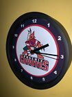 Panneau d'horloge publicitaire homme grotte Phoenix Coyotes Yotes Hockey Bar