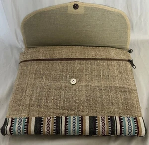 Funda de cáñamo natural para computadora portátil bolsa cubierta hecha a mano Nepal - Imagen 1 de 10