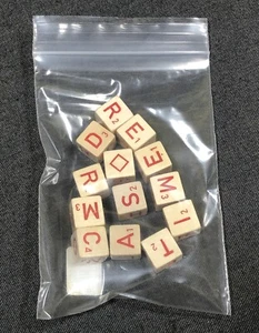 1975 Milton Bradley Duplicate Ad Lib Original Game Replacement Part Red Dice - Picture 1 of 1