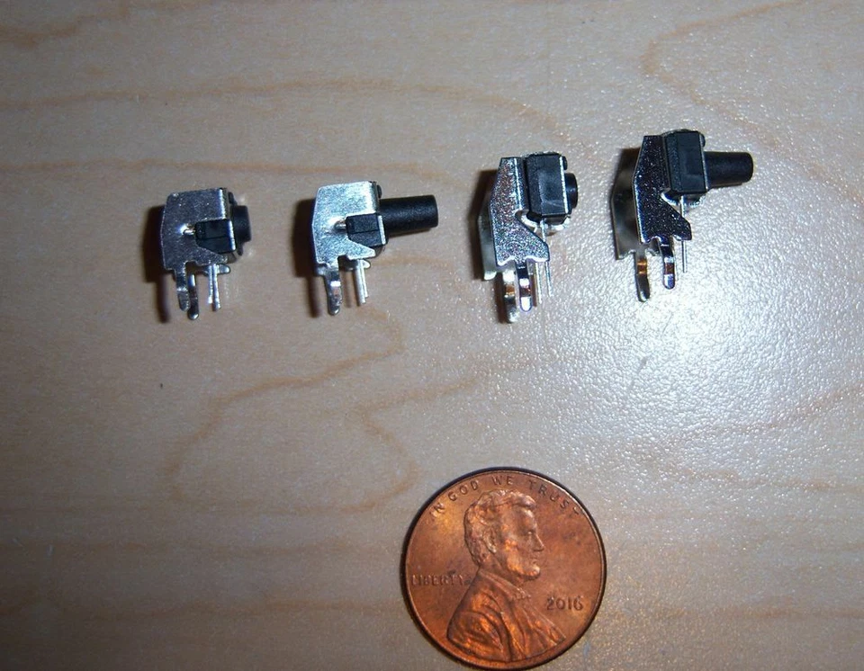 10x RIGHT ANGLE Panel PCB Momentary Tactile Push Button Switch (tall & short)  - Image 1 of 4