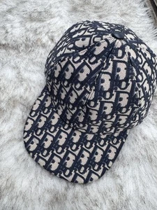 Sombrero Christian Dior Logo Oblicuo | Azul Marino | Talla 59 | Jacquard CD Precio de venta sugerido por el fabricante 950 GBP - Imagen 1 de 11