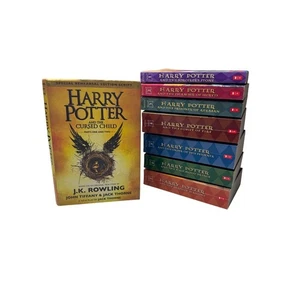 Harry Potter Taschenbuch komplette Serie Bücher 1-7 & Das verwunschene Kind Hardcover - Bild 1 von 8