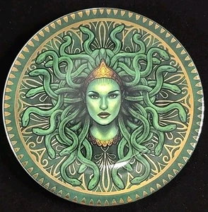 Medusa Scudo Vassoio Portagioie Alexandra Bracken Illumicrate Piatto Piattino - Foto 1 di 3