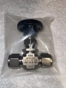 Swagelok 1/2" Integral Bonnet Needle Valve Vee Stem (SS-1VS8) - Picture 1 of 1