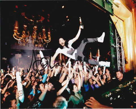 Celebrity DJ Steve Aoki Signed Photo 8x10 COA Memorabilia Cover