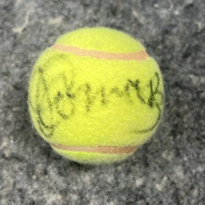 Pelota de tenis Penn 7 autografiada firmada por Jimmy Connors - sin certificado de autenticidad Foto 1 de 4