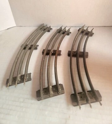  Vintage Lionel? American Flyer? O Gauge Track 3-Rail Curved Lot Of 3 Unbranded  - Image 1 of 4