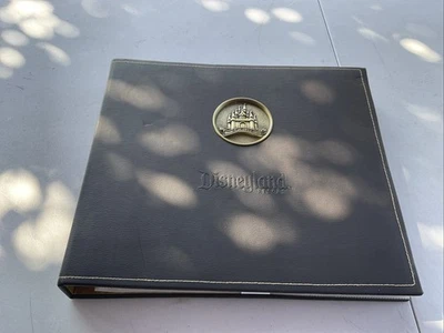 Kit de álbum de recortes y álbumes de recortes de cuero Disneyland parques de Disney Foto 1 de 4
