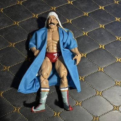 Deluxe Classic Iron Sheik Series 4 WWE JAKKS Wrestling Figure W/Robe Accessory - Image 1 of 4
