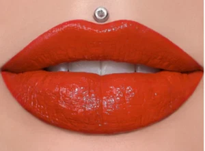 Lucidalabbra Jeffree Star Cosmetics Supreme Gloss a pigmento completo TUTTI SANNO - Foto 1 di 6