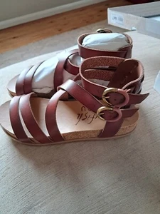 Blowfish Malibu Strappy Sandal Brown Faux Leather Size 7/40 New In Box - Picture 1 of 5