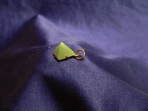 Pyramide Aventurin Anhänger Edelstein Anhänger ca:12x12x8mm - Bild 1 von 2