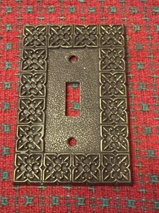 Vintage National Lock Ornate Brass Single Light Switch Plate USA 🇺🇸 - Picture 1 of 10