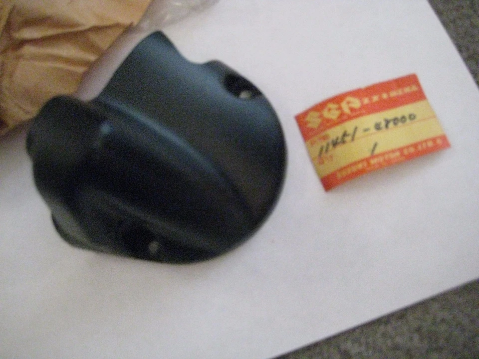 SUZUKI TS125/TS100/DS125/DS100 CLUTCH RELEASE COVER NOS! - Image 1 of 1