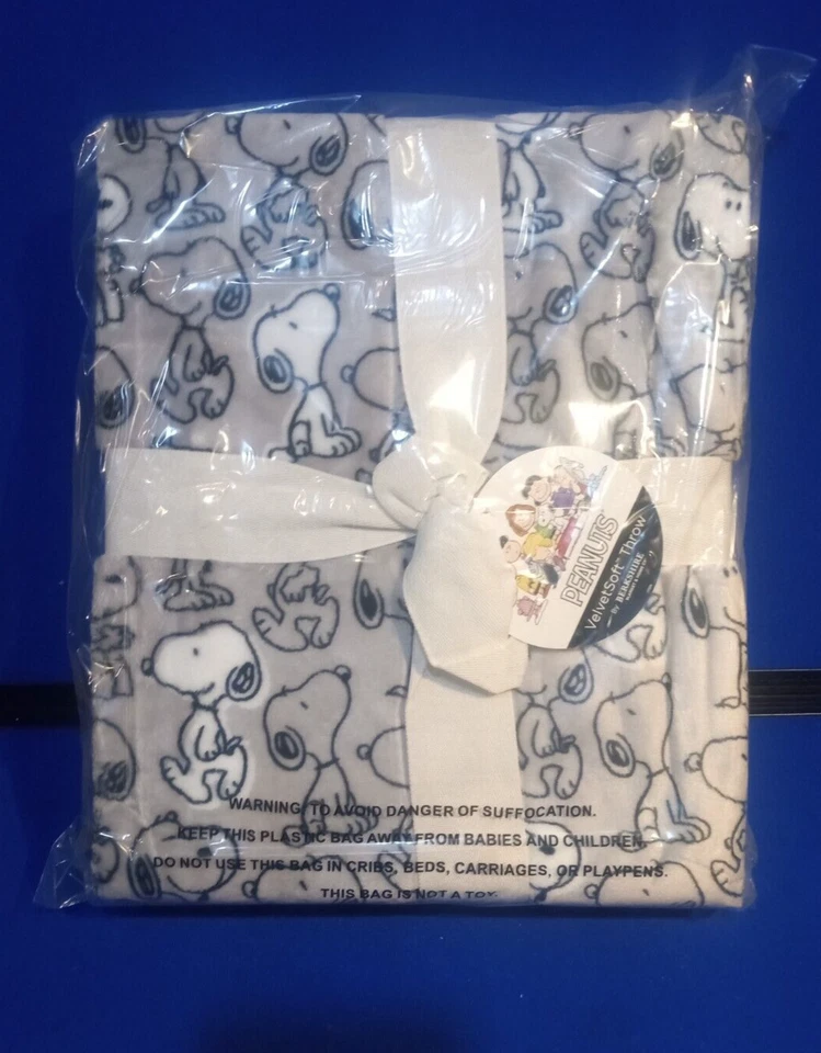 Berkshire Peanuts VelvetSoft Throw Fleece Blanket  Snoopy  New - Image 1 of 1