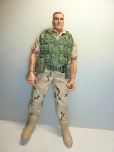 GI Joe Action Muñeca Militar -12"" PAWTUCKET.R.I.02862 - CHALECO Hasbro Inc. 1996 - Imagen 1 de 3