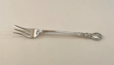 Tenedor de cóctel Wallace Old Atlanta de plata esterlina - 5 5/8" - sin monograma Foto 1 de 3