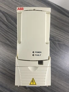 Unidad de CA para maquinaria ABB ACS355-03U-03A3-4, 1,5 HP 3-Ph 3,3A 480 V 1,1 kW - EE. UU. - Imagen 1 de 16