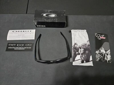 Raro Oakley MotoGP Garage Rock nero opaco/ghiaccio iridio polarizzato SKU OO9175-16 - Immagine 1 di 4