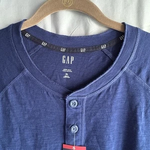 Men’s Gap 100% Cotton Navy Blue Short Sleeve Henley Shirt Size XL NWT - Picture 1 of 7